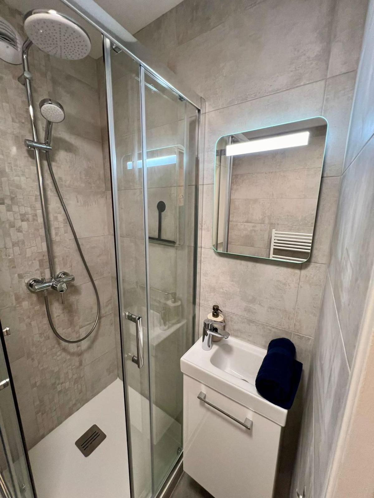 Studio Climatise, Cosy Et Calme Au Centre Ville Antibes Zewnętrze zdjęcie